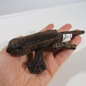 Holiday Inn 1998 LIZARD 5.5" long monochromatic & spotted RARE